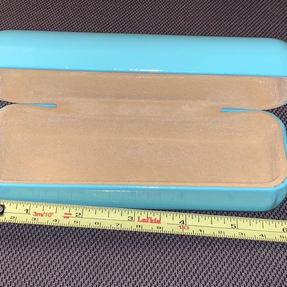 Tiffany & Co Glasses Case - 6" across - Pre-Owned - Picture 7 of 8